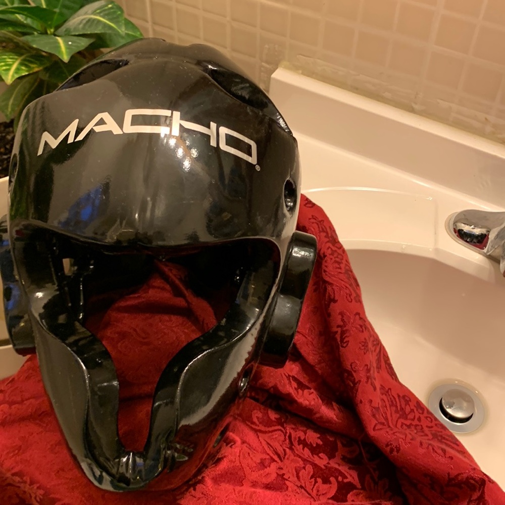 MACHO HEAD PROTECTION